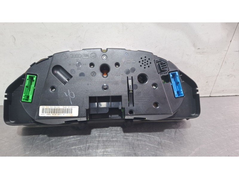 Recambio de cuenta kilometros para audi a4 b5 (8d2) 1.9 tdi referencia OEM IAM 8D0919861A  