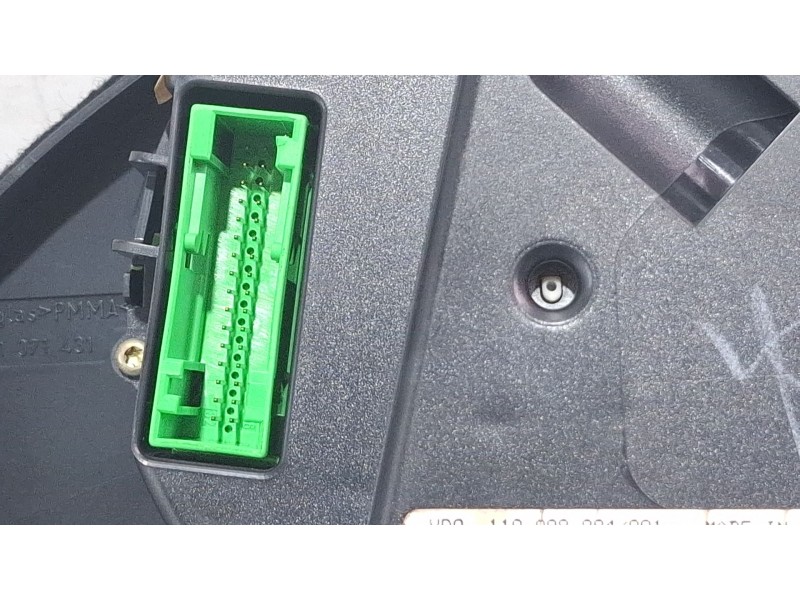 Recambio de cuenta kilometros para audi a4 b5 (8d2) 1.9 tdi referencia OEM IAM 8D0919861A  
