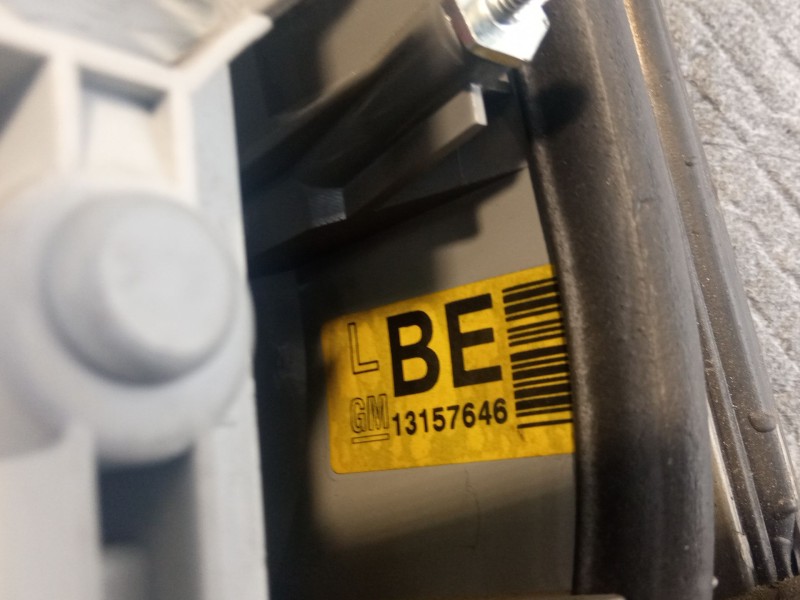 Recambio de piloto trasero izquierdo para opel vectra referencia OEM IAM 13157646  