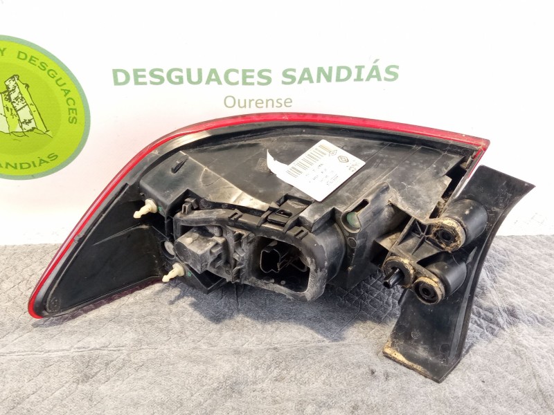 Recambio de piloto trasero izquierdo para renault clio referencia OEM IAM 265553752R  