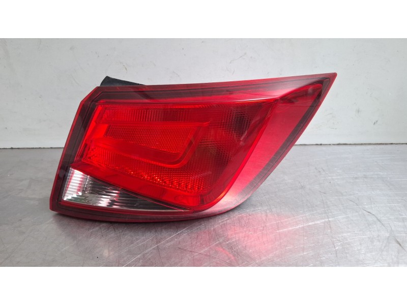 Recambio de piloto carrocería trasero derecho para seat leon sportstourer referencia OEM IAM 5F9945096  