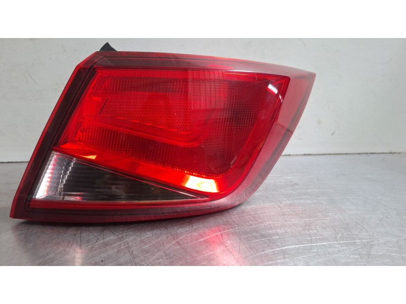 Recambio de piloto carrocería trasero derecho para seat leon sportstourer referencia OEM IAM 5F9945096  