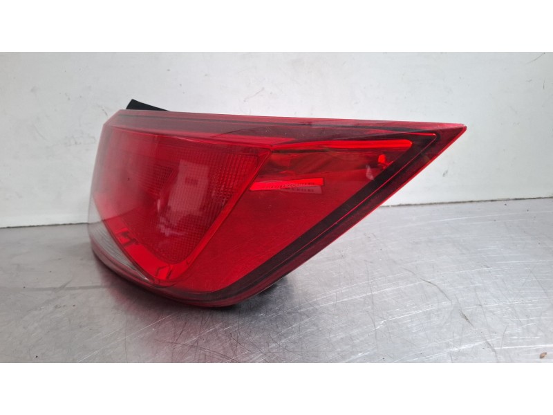 Recambio de piloto carrocería trasero derecho para seat leon sportstourer referencia OEM IAM 5F9945096  