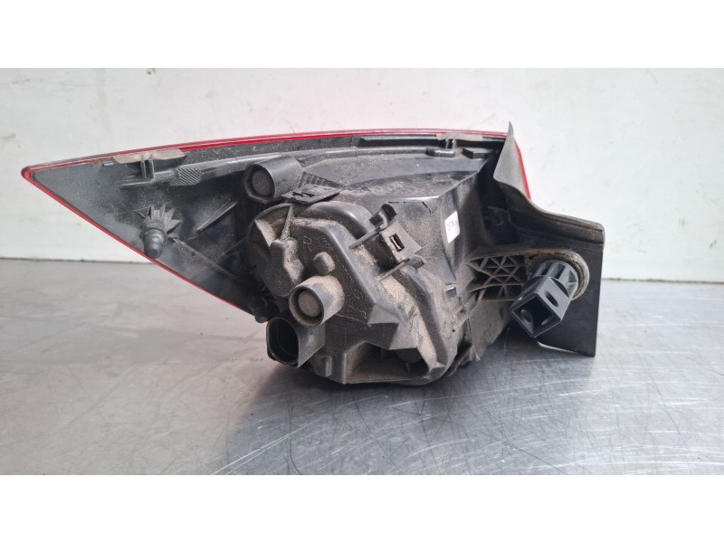 Recambio de piloto carrocería trasero derecho para seat leon sportstourer referencia OEM IAM 5F9945096  
