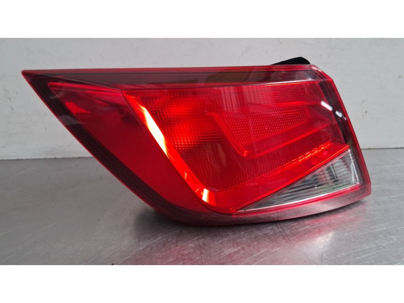 Recambio de piloto carrocería trasero izquierdo para seat leon sportstourer referencia OEM IAM 5F9945095  