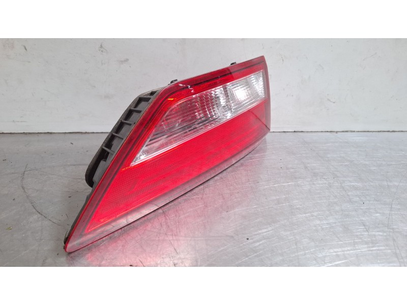 Recambio de piloto porton trasero izquierdo para seat leon sportstourer referencia OEM IAM 5F9945093D  