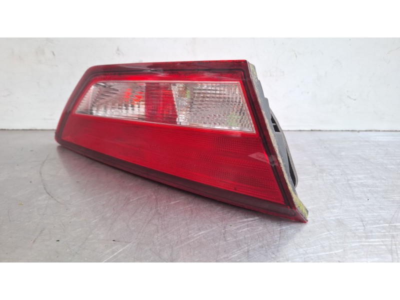 Recambio de piloto porton trasero izquierdo para seat leon sportstourer referencia OEM IAM 5F9945093D  