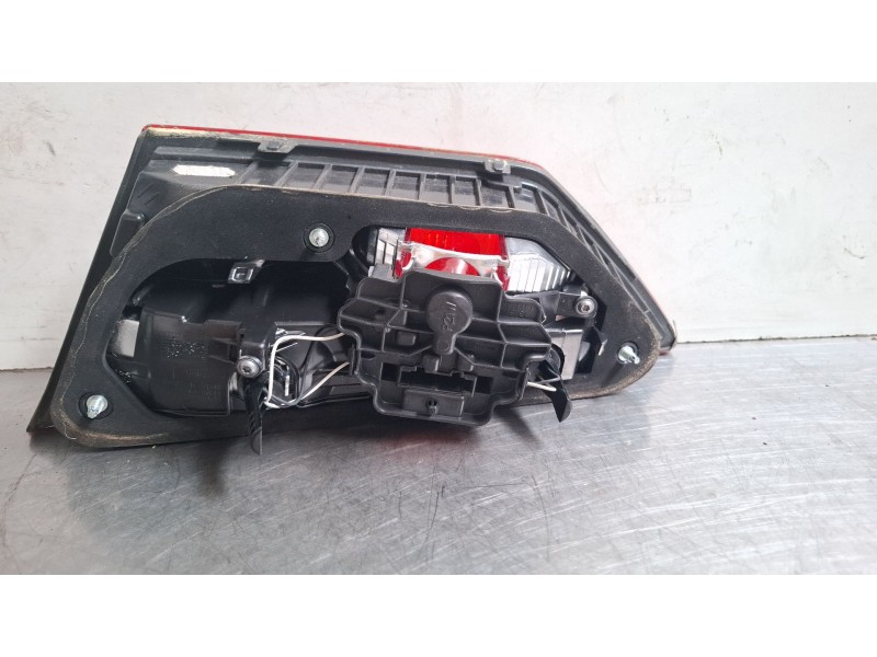Recambio de piloto porton trasero izquierdo para seat leon sportstourer referencia OEM IAM 5F9945093D  