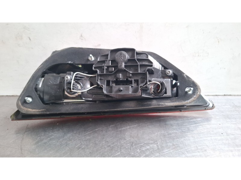 Recambio de piloto porton trasero izquierdo para seat leon sportstourer referencia OEM IAM 5F9945093D  