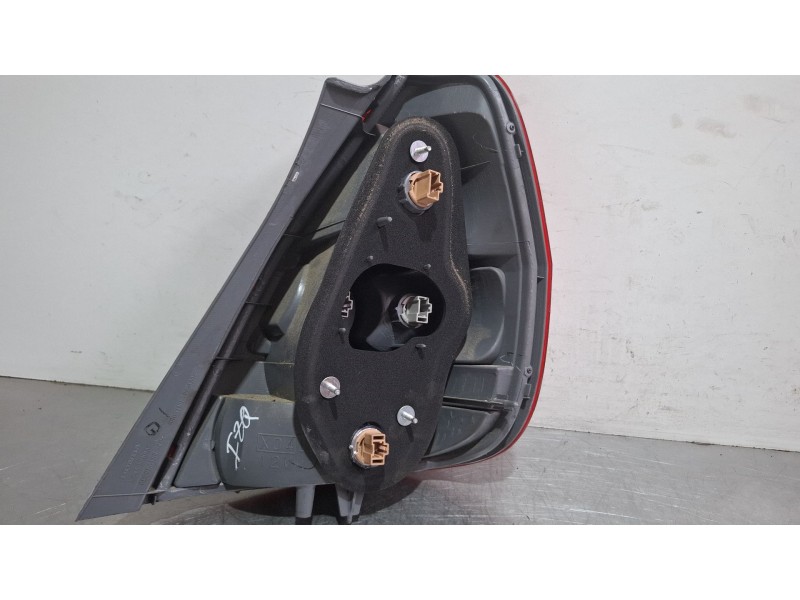 Recambio de piloto trasero izquierdo para honda jazz ii (gd_, ge3, ge2) 1.3 idsi (gd1) referencia OEM IAM   
