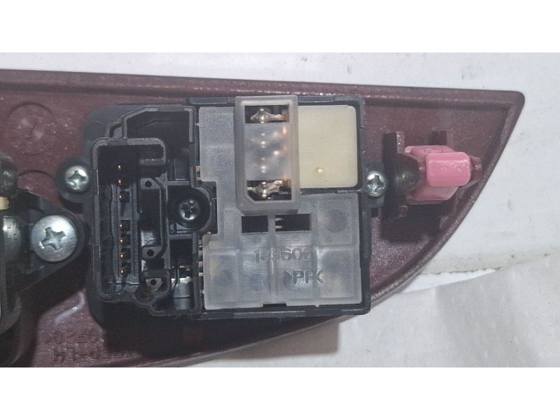 Recambio de mando elevalunas delantero izquierdo para lexus is ii (_e2_) 220d (ale20) referencia OEM IAM 8404053080  
