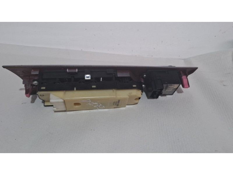 Recambio de mando elevalunas delantero izquierdo para lexus is ii (_e2_) 220d (ale20) referencia OEM IAM 8404053080  