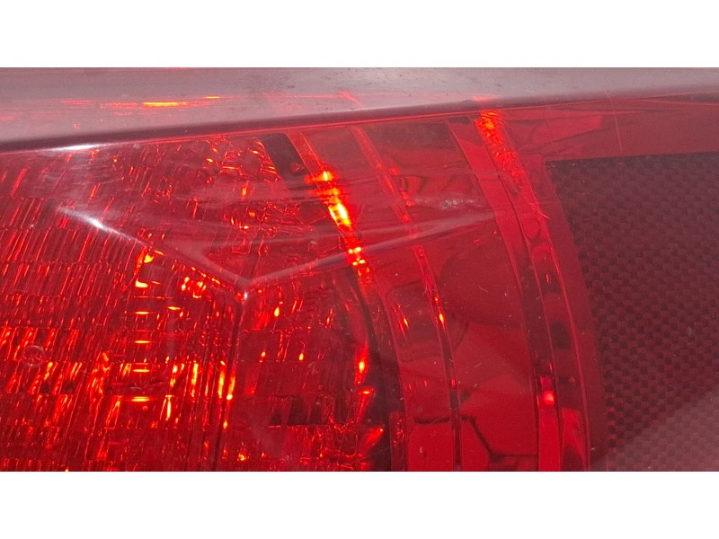 Recambio de piloto carrocería trasero derecho para lexus is ii (_e2_) 220d (ale20) referencia OEM IAM   