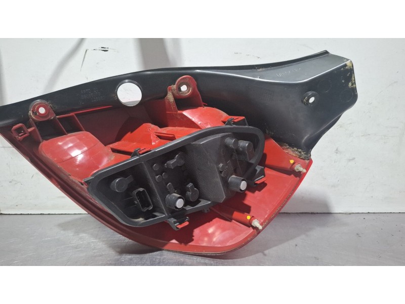 Recambio de piloto trasero izquierdo para renault clio iii, 5p, 1.5 dci, 85 cv, k9k t7 clio iii, fase 1 referencia OEM IAM 89035
