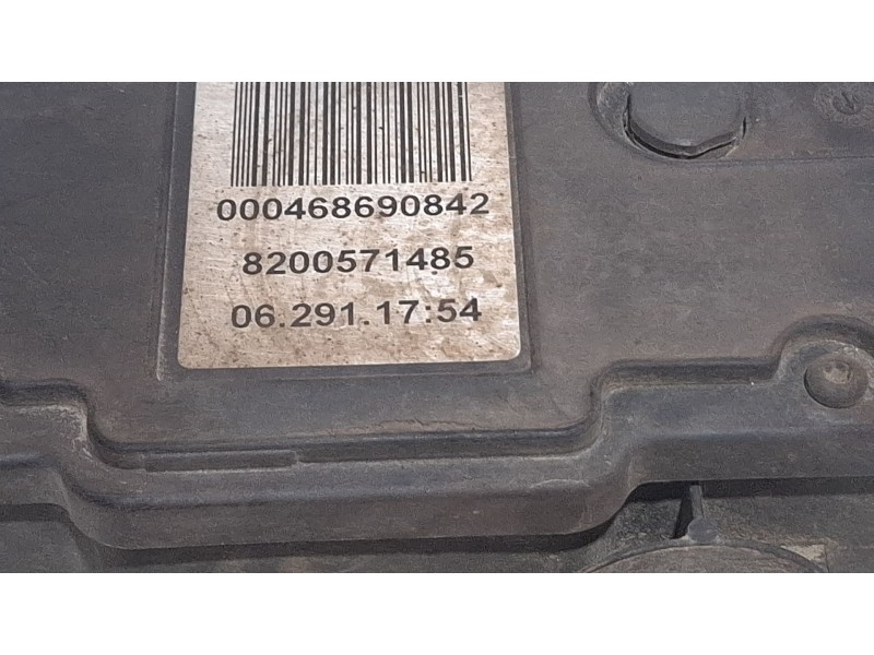 Recambio de freno de mano electrico para renault megane scenic 1.5dci 106 cv referencia OEM IAM 8200571485  