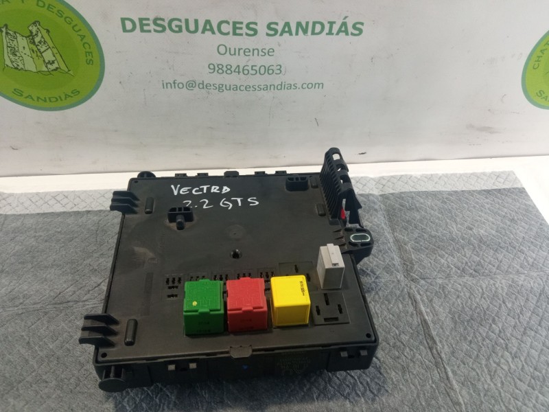 Recambio de caja reles / fusibles para opel vectra referencia OEM IAM 13112914-460023260  