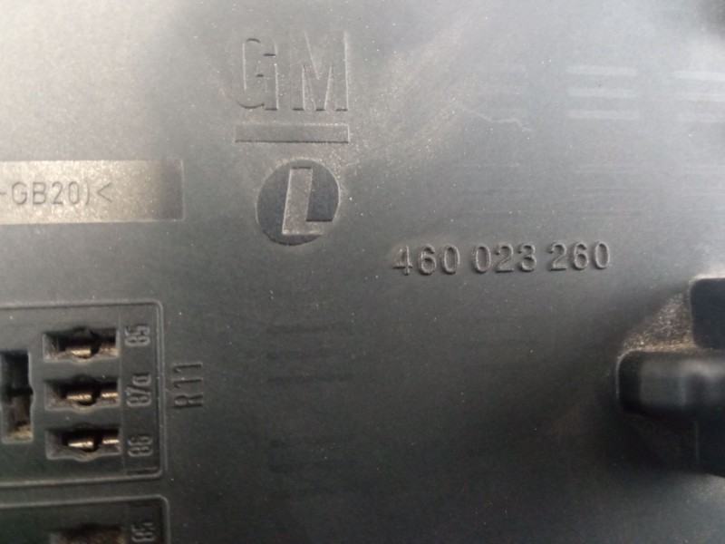 Recambio de caja reles / fusibles para opel vectra referencia OEM IAM 13112914-460023260  