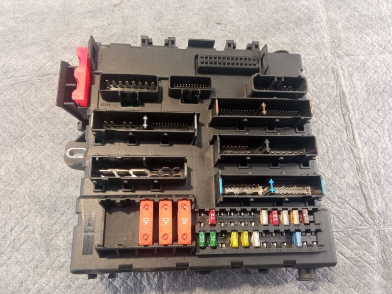 Recambio de caja reles / fusibles para opel vectra referencia OEM IAM 13112914-460023260  