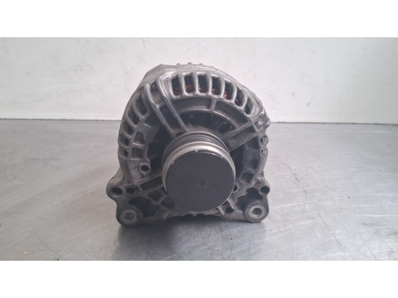 Recambio de alternador para volkswagen passat 1.9tdi 130cv 4p referencia OEM IAM 903021FX01  