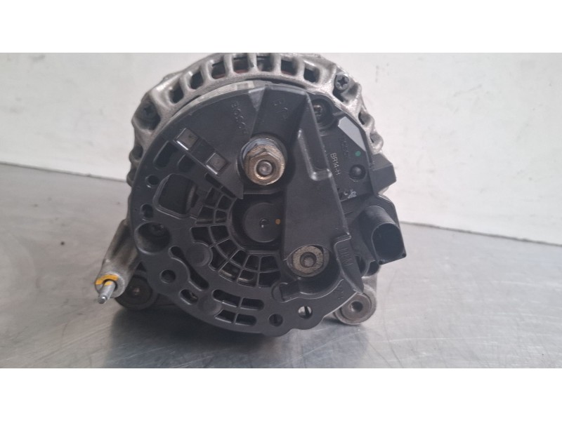 Recambio de alternador para volkswagen passat 1.9tdi 130cv 4p referencia OEM IAM 903021FX01  
