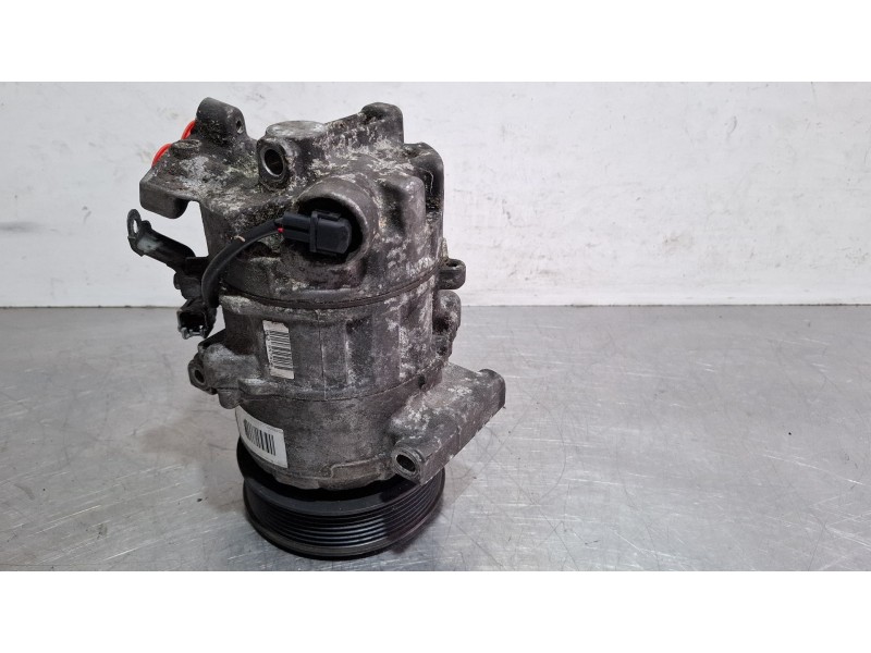 Recambio de compresor aire acondicionado para renault scenic referencia OEM IAM 8200958328  