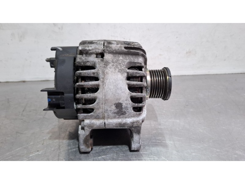 Recambio de alternador para renault scenic referencia OEM IAM 231007033R  