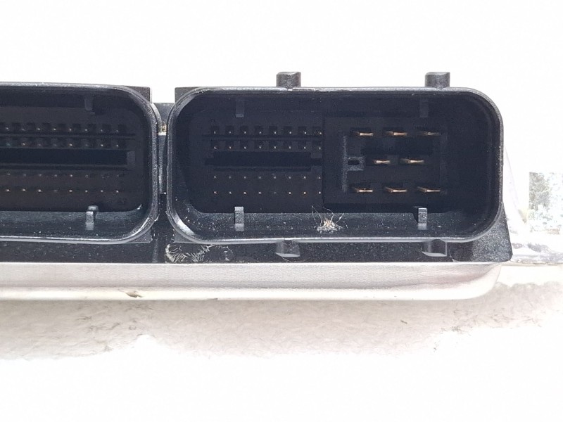 Recambio de centralita motor para volkswagen passat referencia OEM IAM 0281010941 / 038906019GQ  