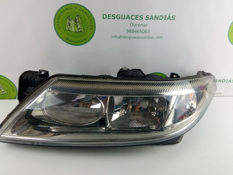 Recambio de faro izquierdo para renault laguna referencia OEM IAM   