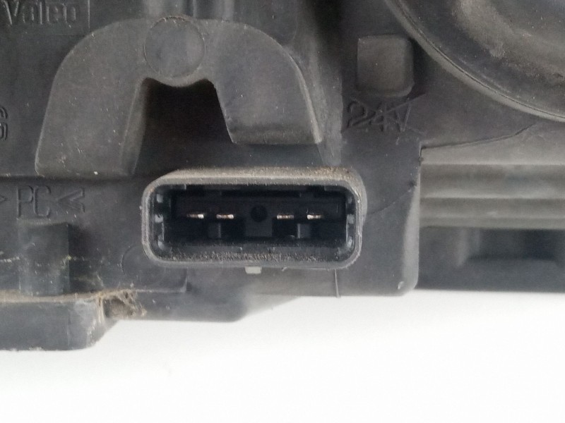 Recambio de faro izquierdo para renault laguna referencia OEM IAM   