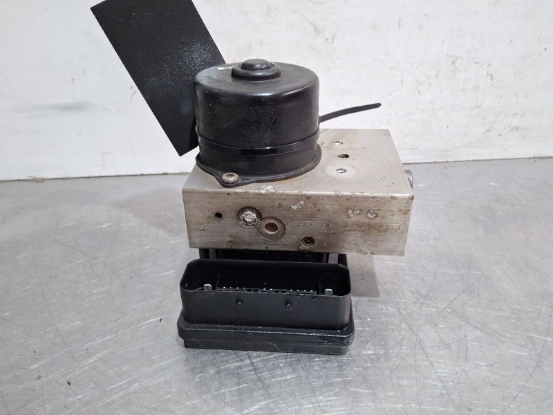 Recambio de modulo abs para nissan pathfinder referencia OEM IAM 476604X00A  