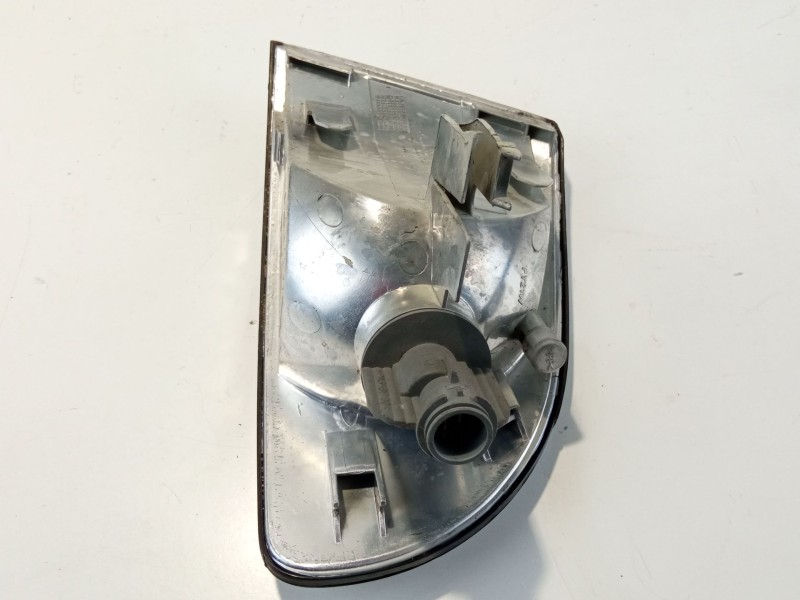 Recambio de piloto intermitente delantero derecho para audi a4 referencia OEM IAM 67733060  