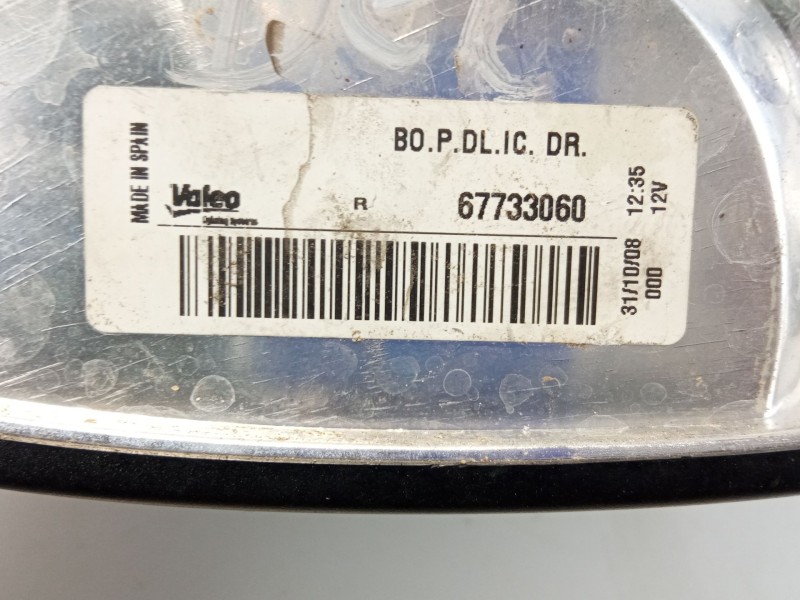 Recambio de piloto intermitente delantero derecho para audi a4 referencia OEM IAM 67733060  