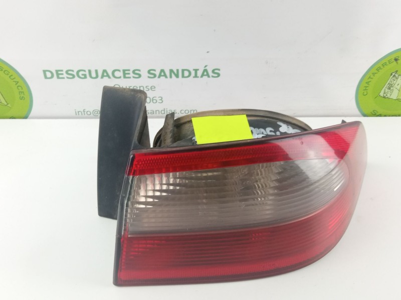 Recambio de piloto trasero derecho para renault laguna referencia OEM IAM   