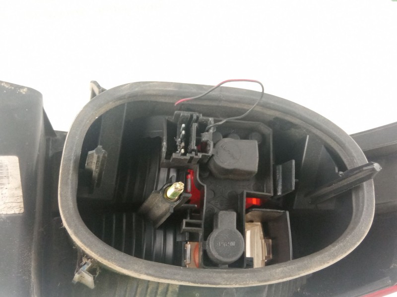 Recambio de piloto trasero derecho para renault laguna referencia OEM IAM   