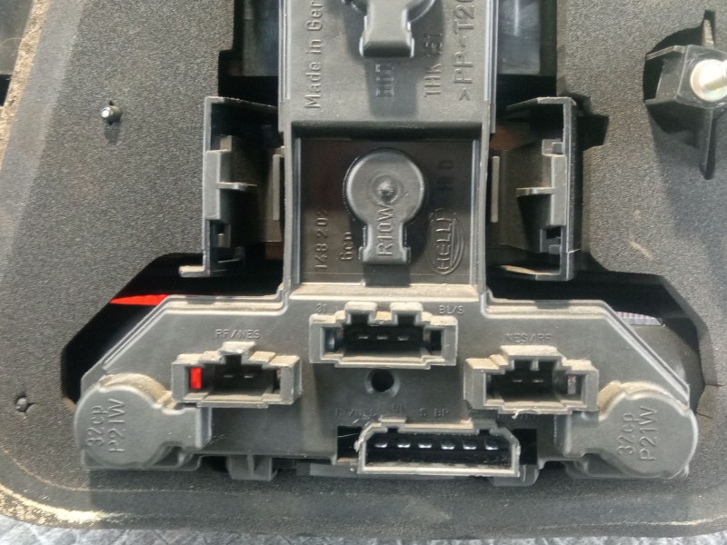 Recambio de piloto trasero derecho para volkswagen golf referencia OEM IAM   