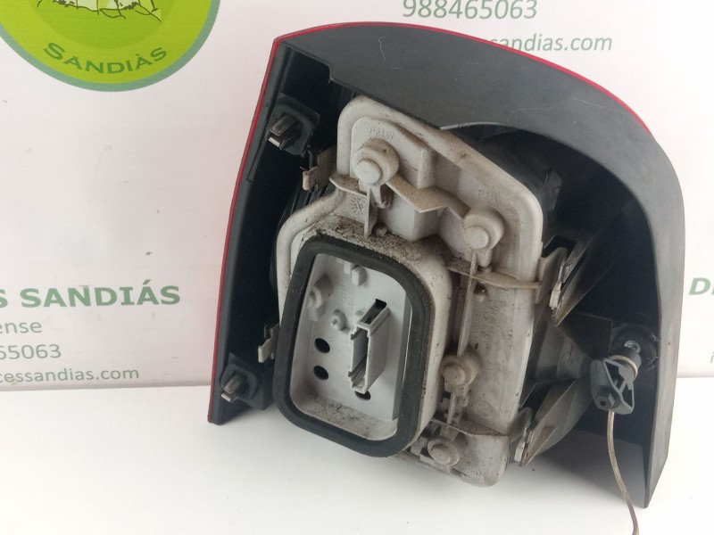 Recambio de piloto trasero derecho para volkswagen polo referencia OEM IAM   