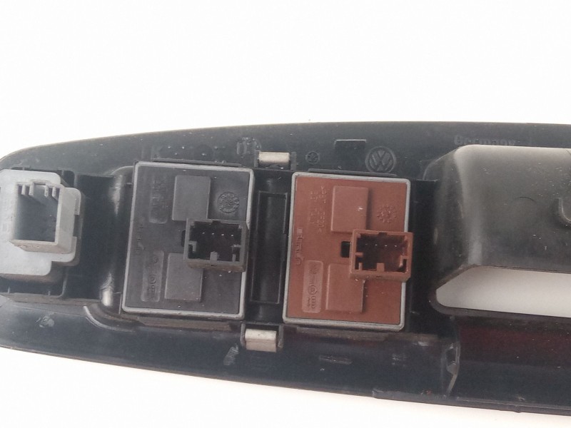 Recambio de mando elevalunas delantero izquierdo para volkswagen polo referencia OEM IAM   