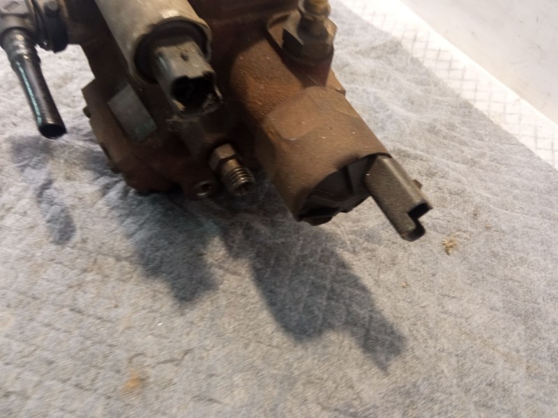 Recambio de bomba inyeccion para ford tourneo referencia OEM IAM   