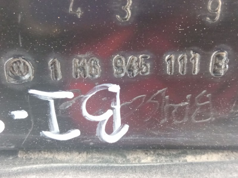 Recambio de piloto trasero izquierdo para volkswagen golf referencia OEM IAM 1H6945111  