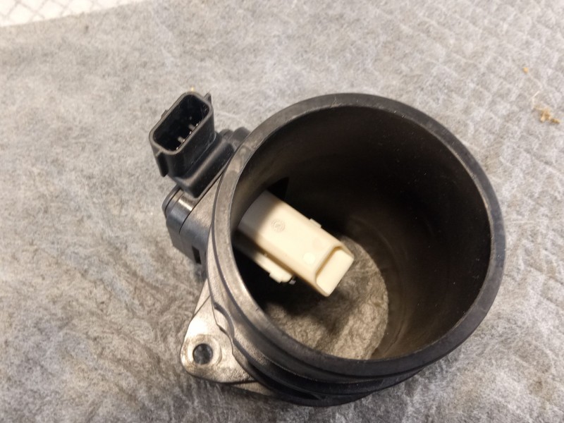 Recambio de caudalimetro para dacia sandero referencia OEM IAM 8200682558  