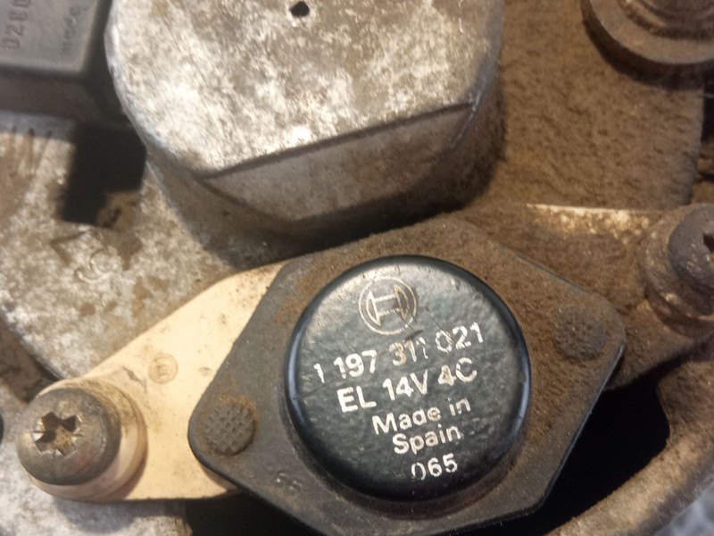 Recambio de alternador para seat marbella referencia OEM IAM 9120144240241 0 197 311 021 0290800 036