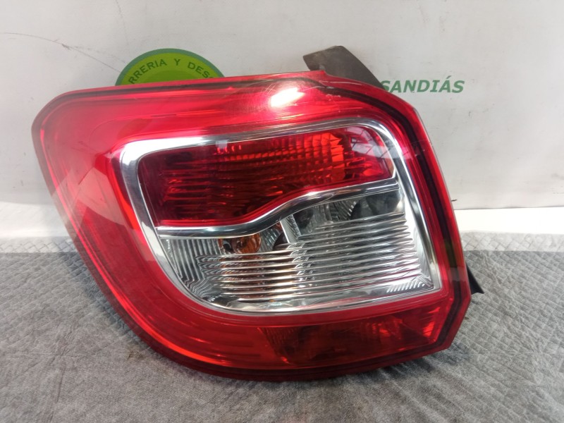 Recambio de piloto trasero izquierdo para dacia sandero referencia OEM IAM 62421301  