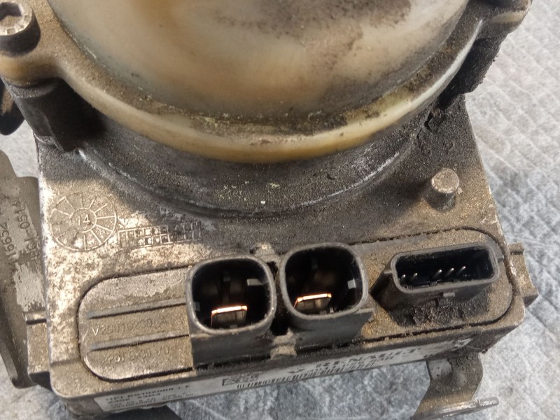 Recambio de bomba direccion asistida para dacia sandero referencia OEM IAM   
