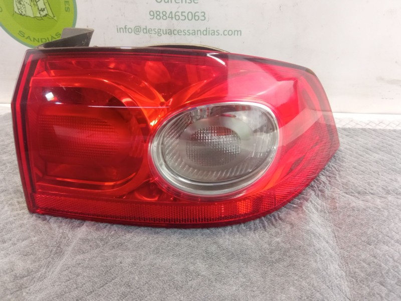 Recambio de piloto carrocería trasero derecho para renault laguna referencia OEM IAM   