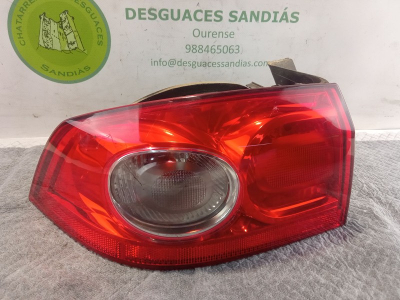 Recambio de piloto carrocería trasero izquierdo para renault laguna referencia OEM IAM   