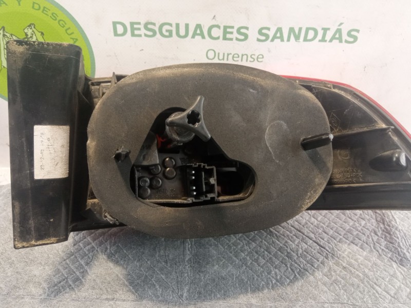 Recambio de piloto carrocería trasero izquierdo para renault laguna referencia OEM IAM   