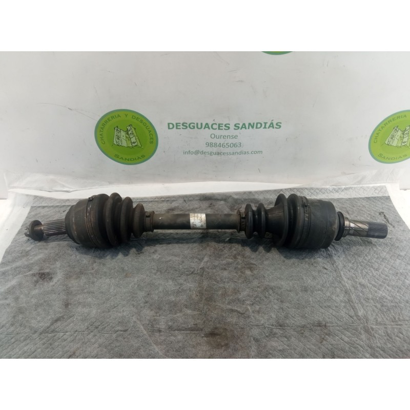 Recambio de palier izquierdo para renault laguna referencia OEM IAM 8201235787  