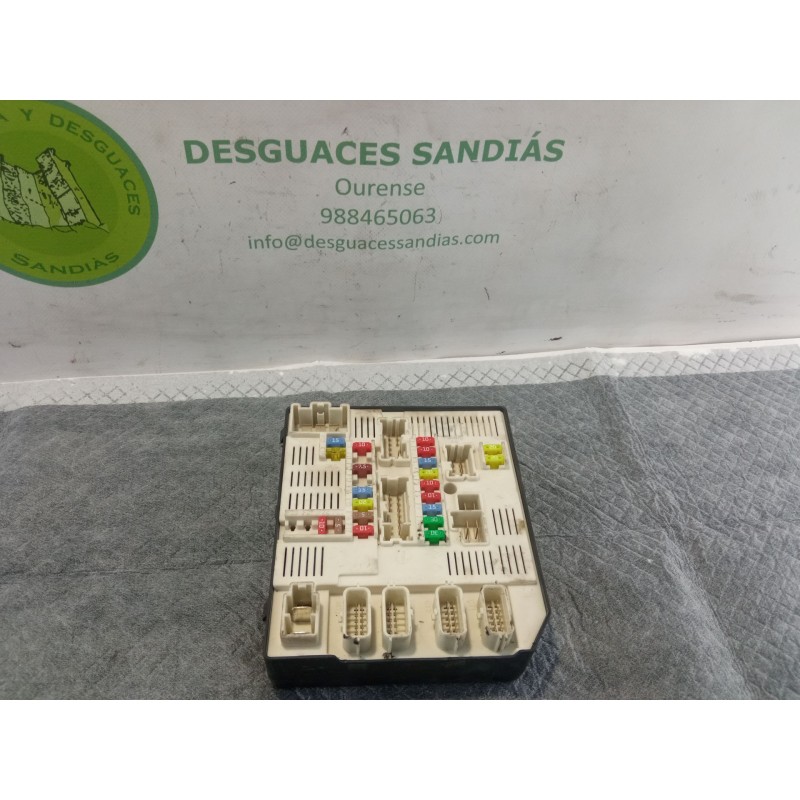 Recambio de caja reles / fusibles para renault laguna referencia OEM IAM 284B66052R519287A30  