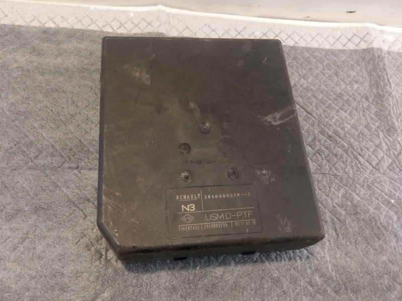 Recambio de caja reles / fusibles para renault laguna referencia OEM IAM 284B66052R519287A30  