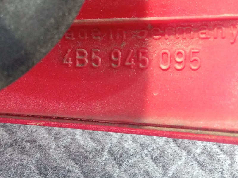 Recambio de piloto trasero izquierdo para audi a6 referencia OEM IAM 4B5945095  